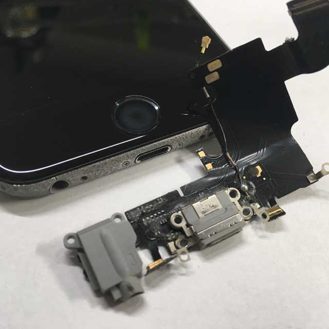 アイフォン 充電コネクター 修理