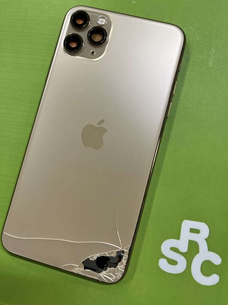 iPhone背面ガラス割れ修理で本体の色変え実例